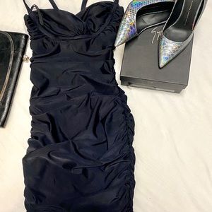 Super Sexy Tracy Reese Bodycon back out dress!